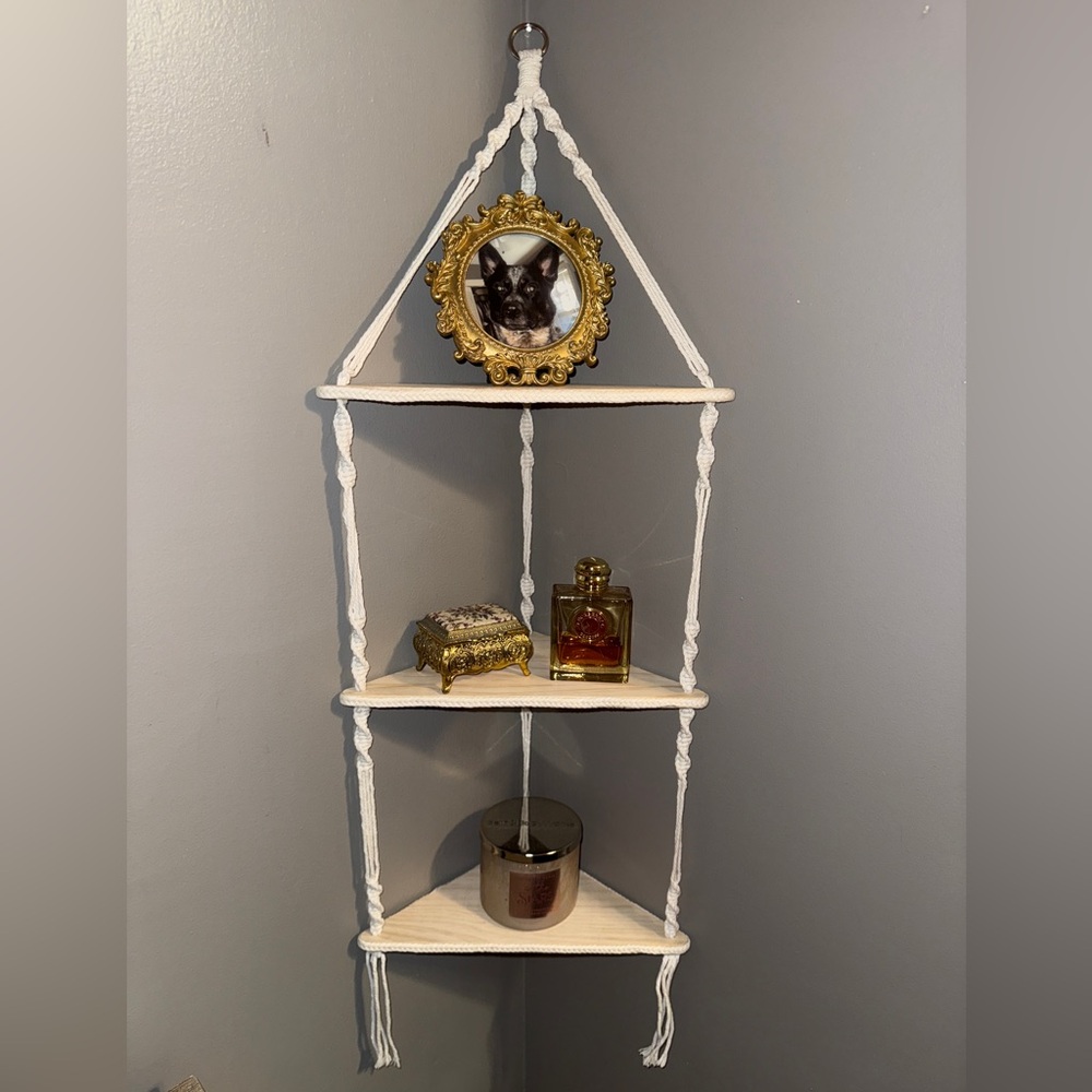 Corner Hanging Shelf